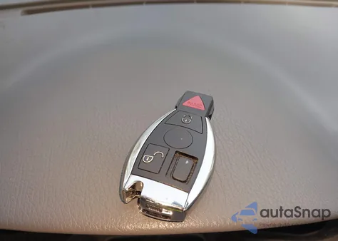 2007 Mercedes-Benz E 350 4Matic z USA, uszkodzony, nr VIN WDBUF87X47X222879